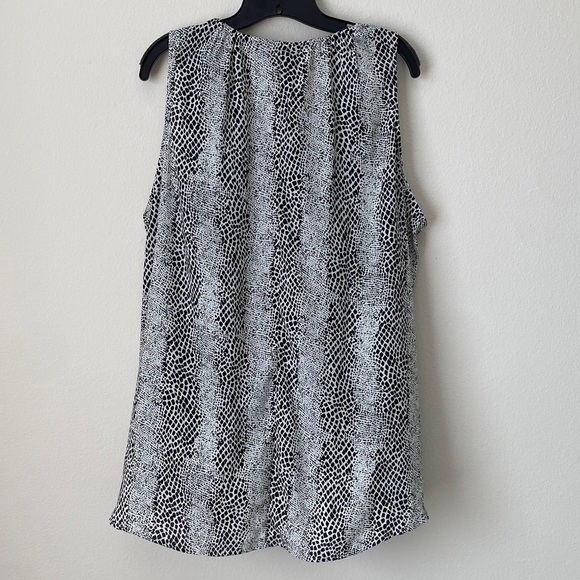 Lane Bryant Monochrome Sleeveless Blouse - Picture 3 of 7